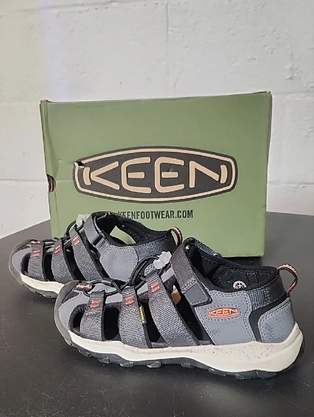 Keen Men’s Gray and Black Strappy Closed-Toe Hiking Sandals